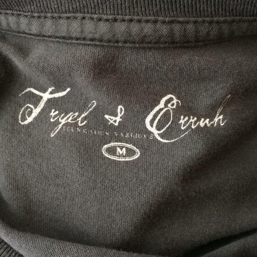 Women’s “Stay Jersey Strong” Graphic Tee - Picture 4 of 5